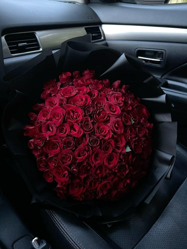 Mingle Language Mosaic workshop space where corporate flower arrangements are designed and prepared for business delivery